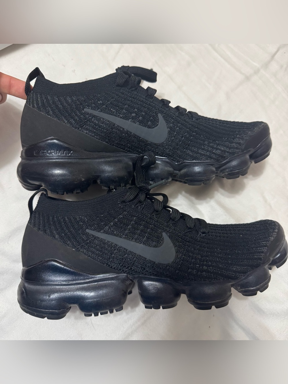 SOLD- Nike (8)air vapormax flyknit 3 men’s woman’s triple black running shoe 201 - Picture 2 of 10